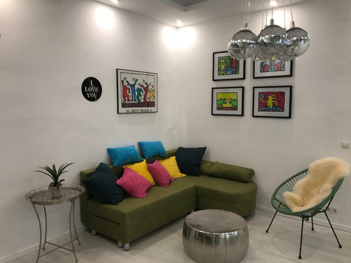Modern City Apt, Next To Metro Виена Екстериор снимка