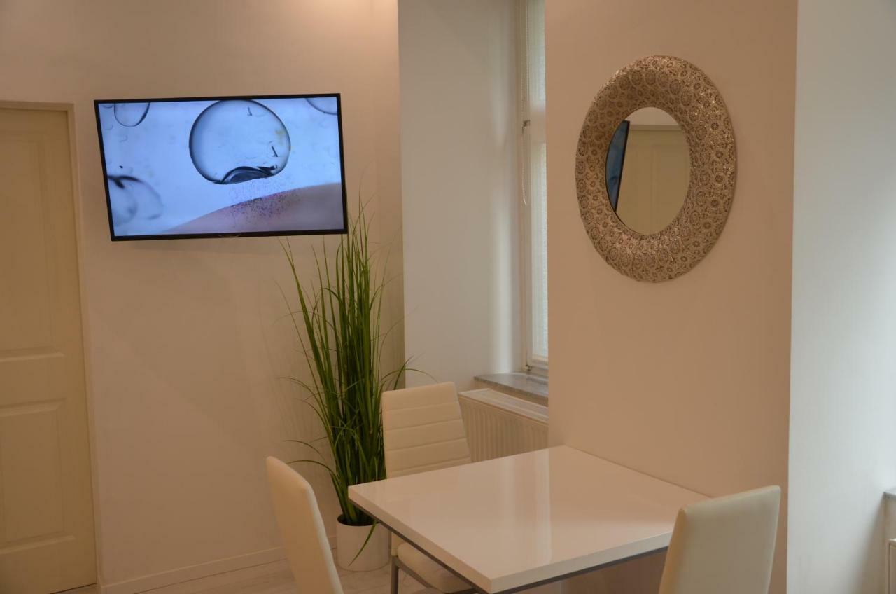 Modern City Apt, Next To Metro Виена Екстериор снимка